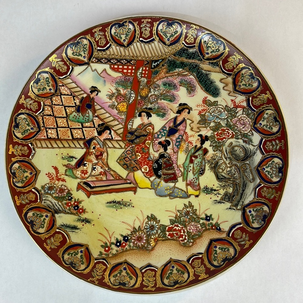 Hand Painted Geisha Decorative Plate.